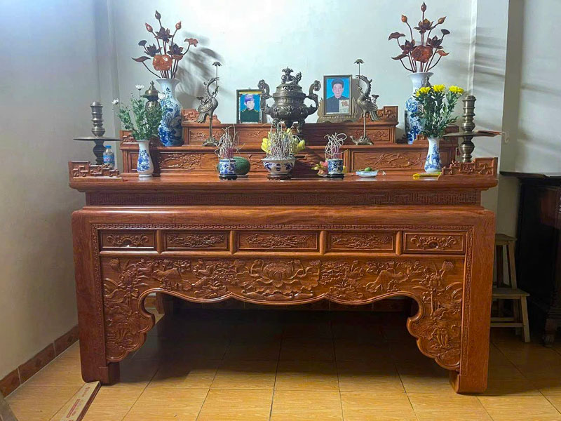 Mẫu bàn thờ gỗ hương