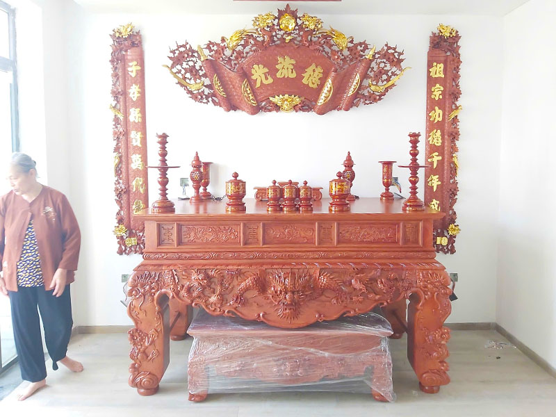 Sập thờ gỗ hương